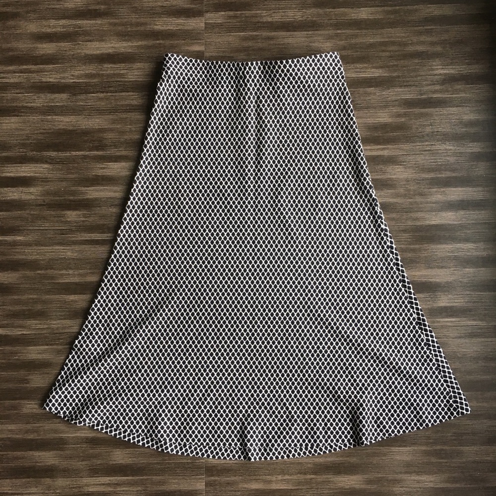 Ann Taylor a line skirt blue and white diamonds